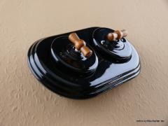 Garby Colonial 2fach Kombination, zwei Aus-Wechsel-Porzellandrehschalter schwarz,  Knebel Holz Buche honigfarben, seitlich